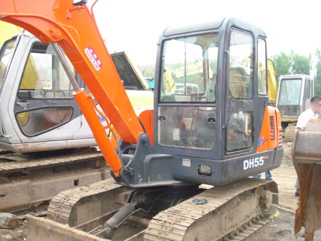 长沙市大宇55 5.5t挖掘机出租